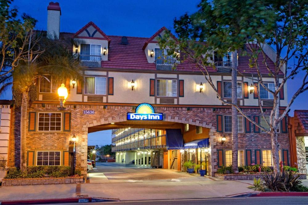Days Inn by Wyndham Los Angeles LAX South Bay Beach City LA